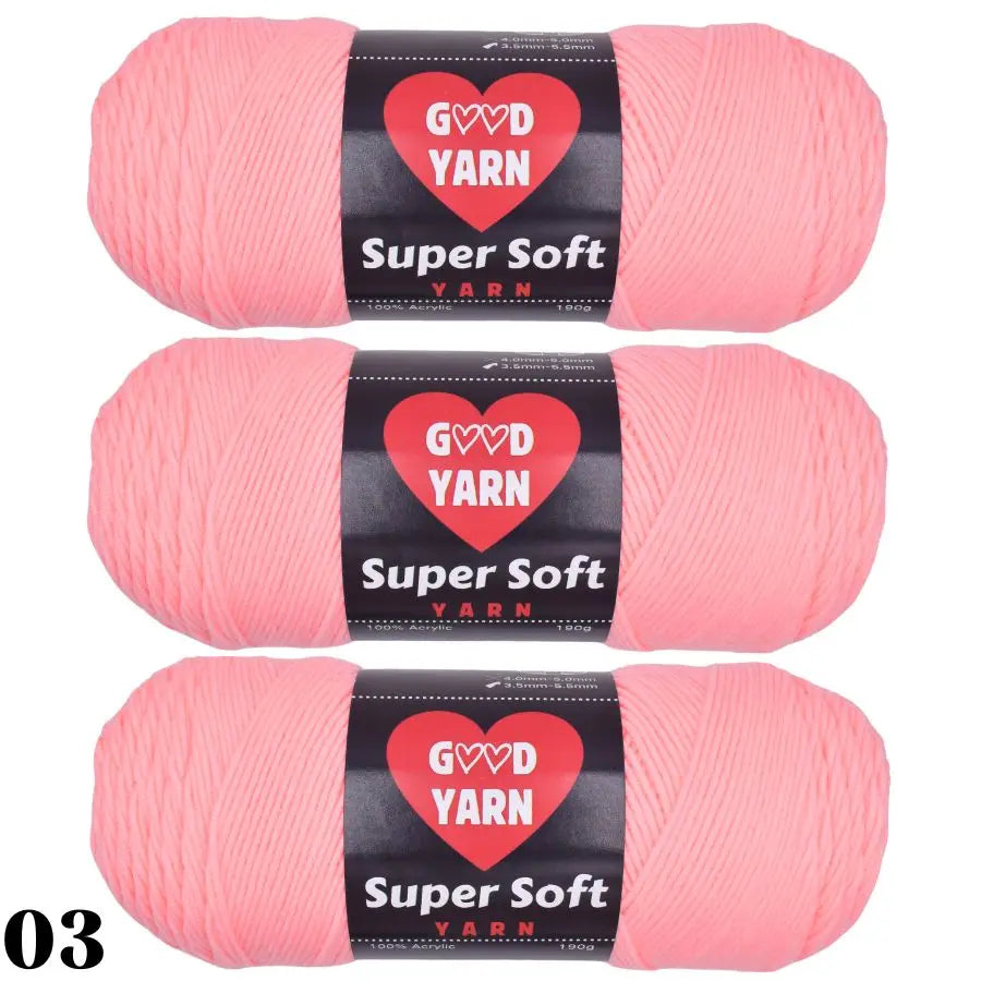 Trois pelotes de laine rose bonbon super douces pour layette et vêtements de bébé