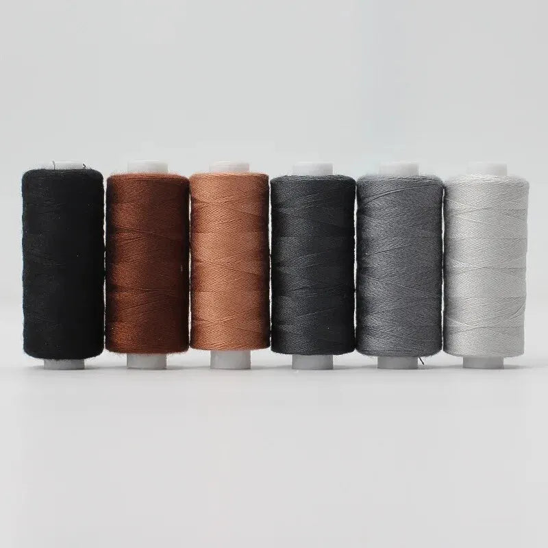 Pack de six bobines de fil à coudre de couleurs sobres noir marron gris et blanc