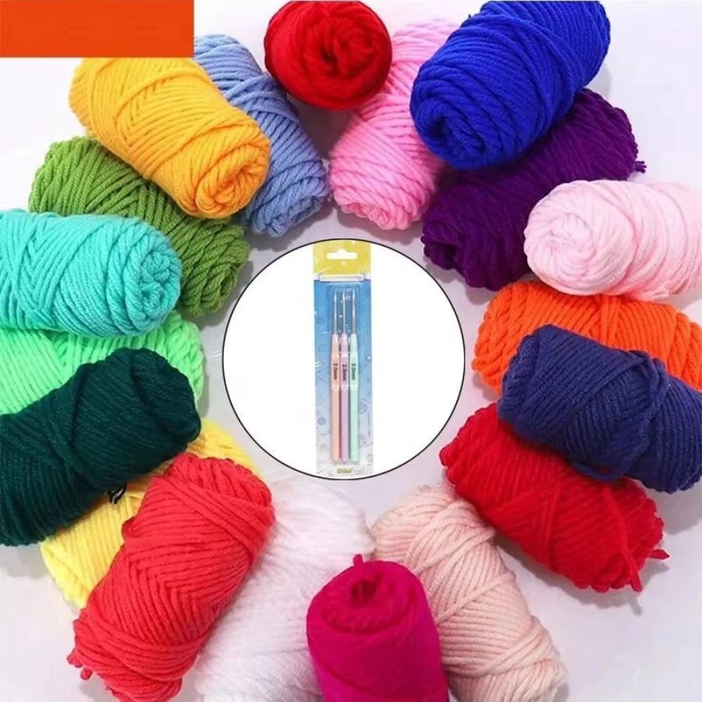 Nuancier de pelotes de laine de couleurs vives disposées en cercle autour d'un kit de crochets