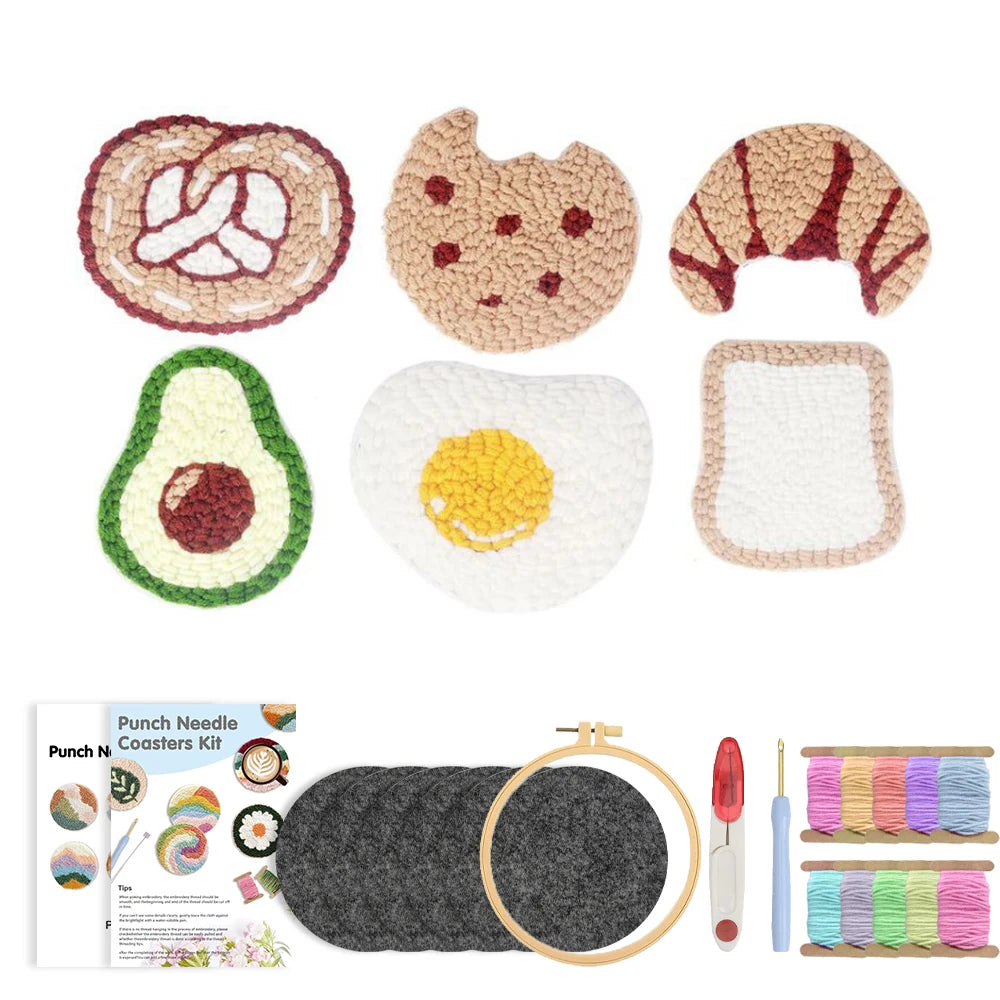 Ensemble créatif de punch needle pour fabriquer six sous-verres gourmands représentant un œuf au plat, un avocat et des biscuits.